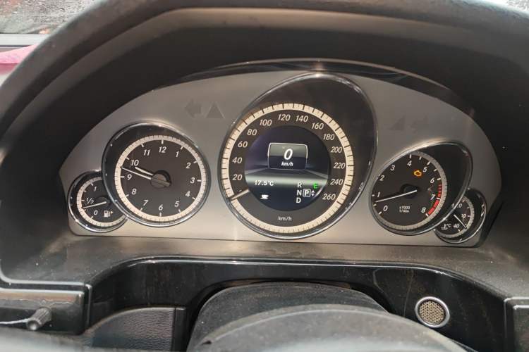 Used Mercedes-Benz E-Class 2013 E 260 L CGI Stylish Model Instrument Cluster