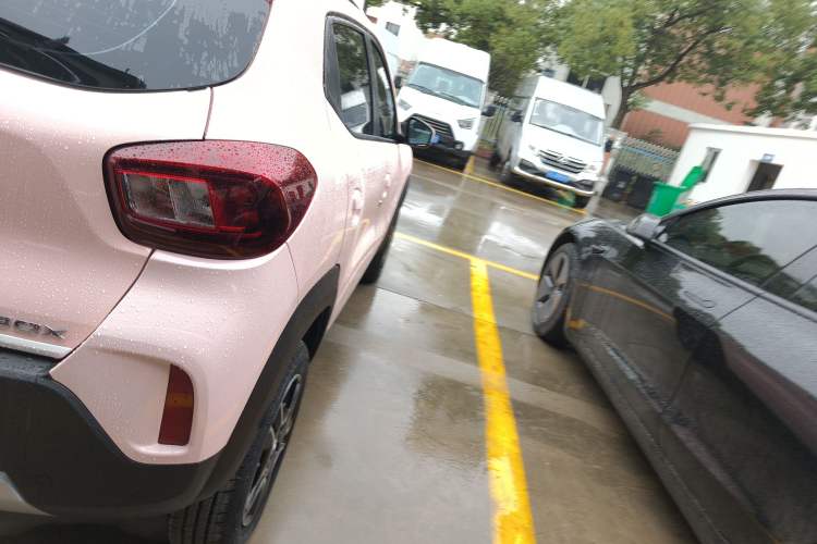 Used Dongfeng NAMMI BOX 2022 Chasing Wind Edition 331 km Standard Model Right Rear Taillight