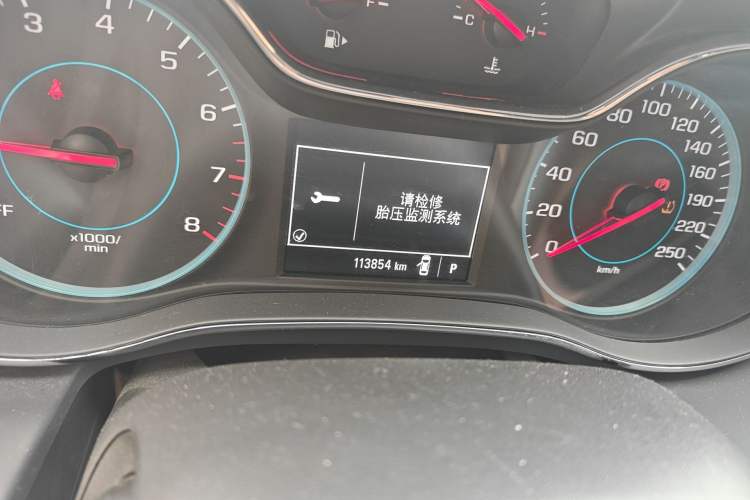 Used Chevrolet Cruze 2017 1.5L Automatic Pioneer Sunroof Edition Odometer Close Up