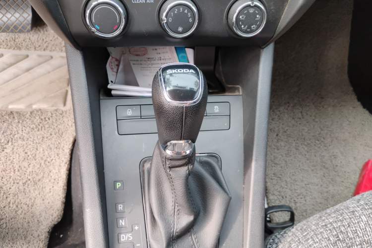 Used Skoda Octavia 2017 Classic Model 1.6L Automatic Standard Edition