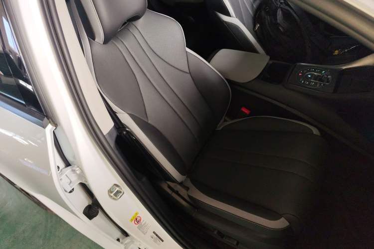 Used BYD Sealion 05 DM-i 2025 DM-i 115KM Flagship Model
