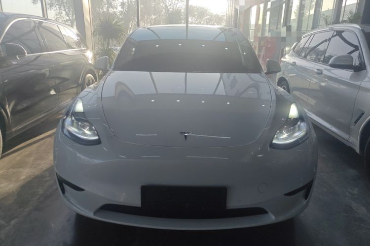 Used Tesla Model Y 2023 Rear-Wheel-Drive Version Front