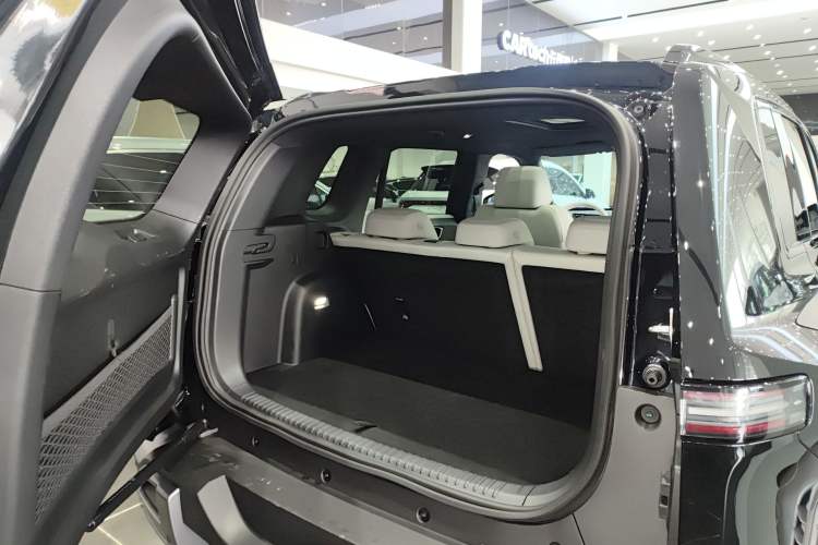 Used Formula Leopard Titanium 3 2025 501 km All-Wheel Drive Intelligent Driving Max Edition