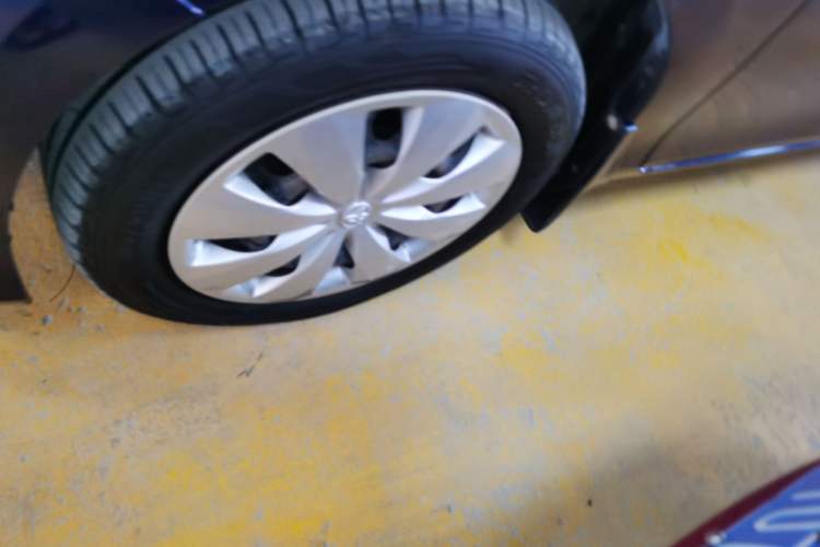 Used Toyota YARiS L Zhi Xiang 2017 1.3E CVT Charming Edition Left Front Wheel Hub