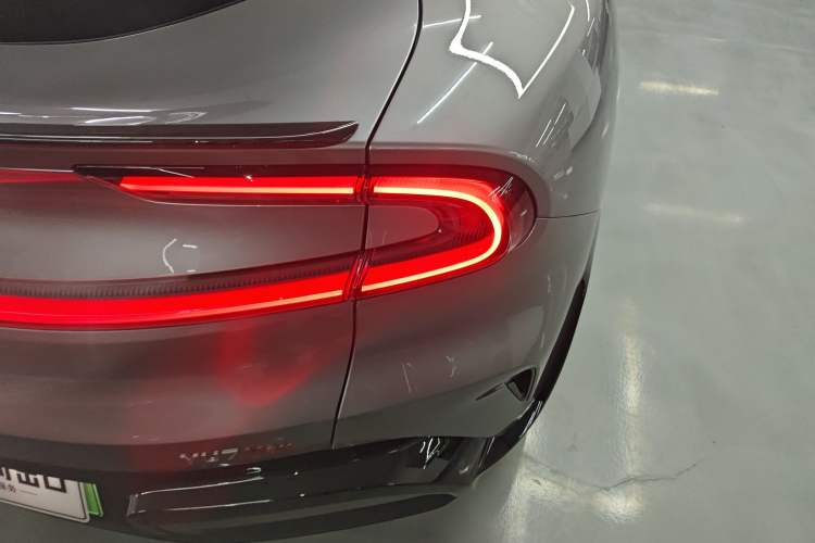 Used Xiaomi Auto YU7 2025 Ultra-Long Range High-Performance All-Wheel-Drive Max Edition
