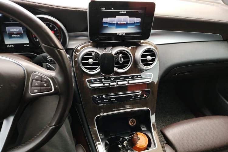 Used Mercedes-Benz GLC 2017 GLC 260 4MATIC Luxury Model
