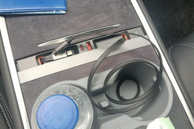 Used Tesla Model Y 2024 Long-Range All-Wheel-Drive Version