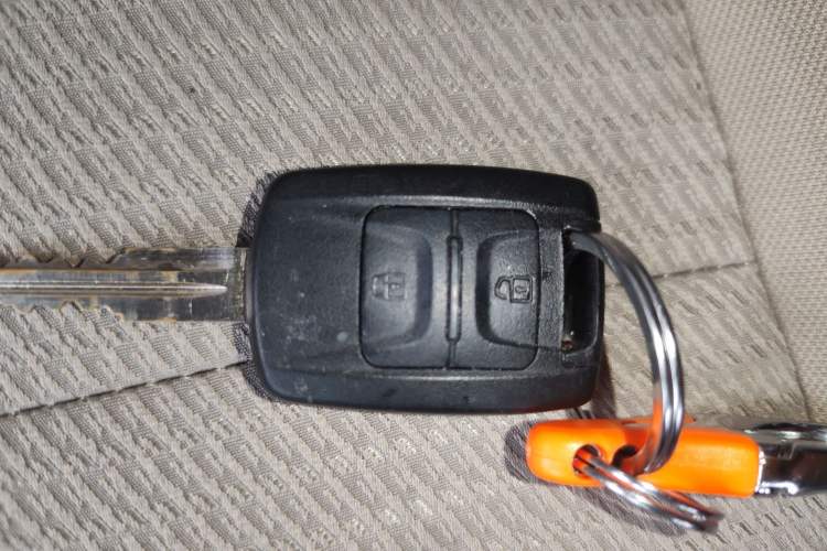 Used Wuling Hongguang V 2022 1.5L Jingqu Edition Electric-Assist LAR Vehicle Key