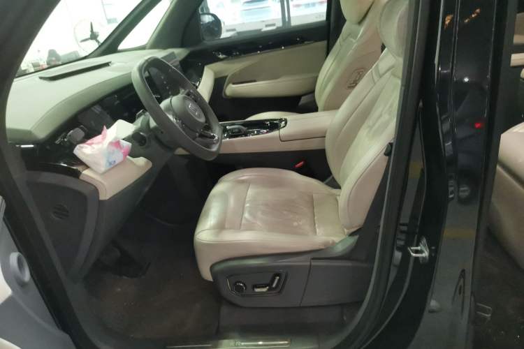 Used Zeekr 009 2024 7-Seater Walk-Through Version Four-Wheel Drive 108 kWh