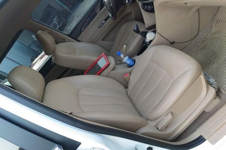 Used Baojun 730 2016 1.5L Manual Comfort Version 7 Seats China V Emission Standard