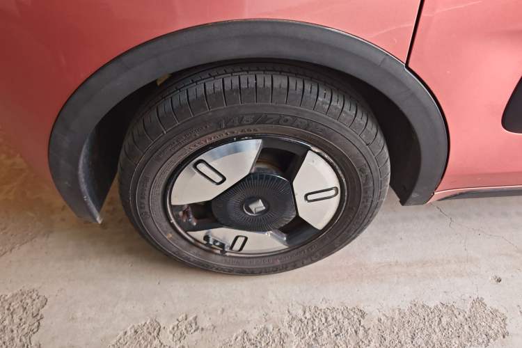 Used Baojun E300 2020 Star Travel Edition Exterior 5