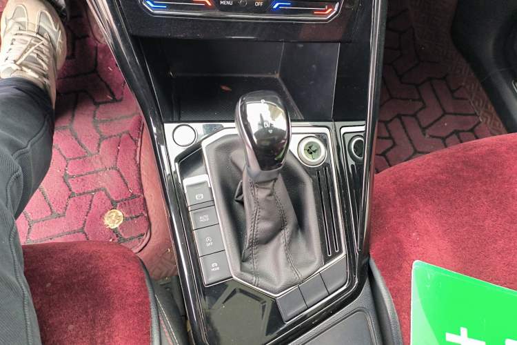 Used Volkswagen Tayron 2020 280TSI Two-Wheel Drive Luxury Connect Edition
