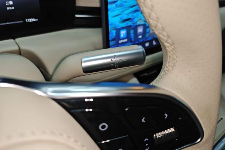 Used Hima AITO M5 2025 Extended-Range Ultra All-Wheel-Drive Version Gear Lever