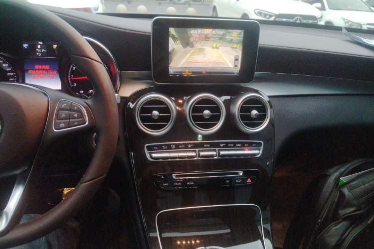 Used Mercedes-Benz GLC 2019 GLC 260 L 4MATIC Dynamic Model