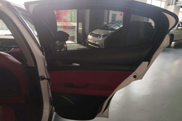 Used Alfa Romeo Stelvio 2017 2.0T 200HP Elite Edition