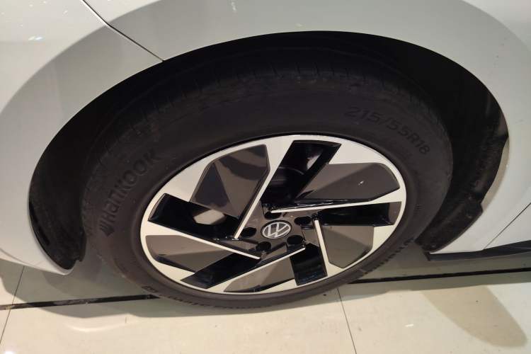 Used Volkswagen ID.3 2024 Pure & Smart Edition Left Front Wheel Hub