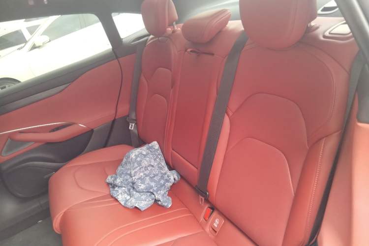 Used Xiaomi Auto SU7 2024 Four-Wheel-Drive Max Founder's Edition Left Rear Seat
