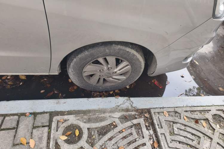 Used JAC Refine M4 2017 1.9T Diesel Manual Luxury Model Right Front Wheel Hub