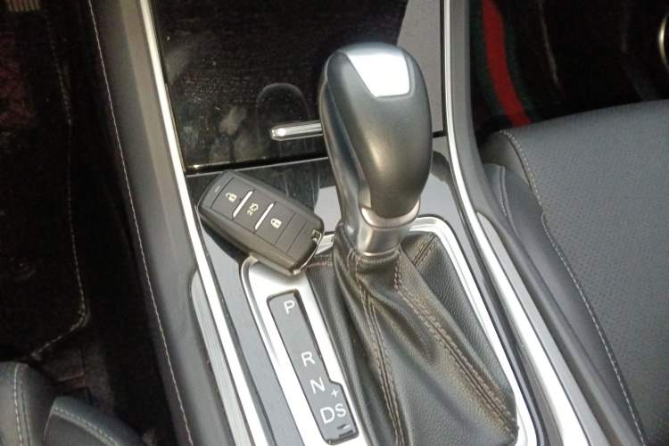 Used CHANGAN Ruicheng CC 2020 1.5T Automatic Xuanrui Model Gear Lever