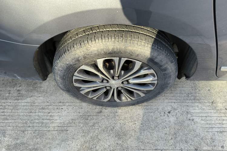 Used Buick GL8 2021 Land Cruiser Executive Class 652T Luxury Model