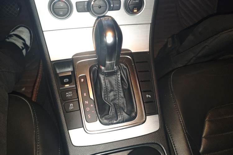 Used Volkswagen Magotan 2015 1.8TSI Advanced Model
