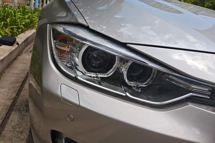 Used BMW 3 Series 2014 320Li Fashion Model Right Front Headlight