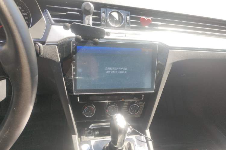 Used Volkswagen Magotan 2017 330TSI DSG Leading Model Audio And AC Panel