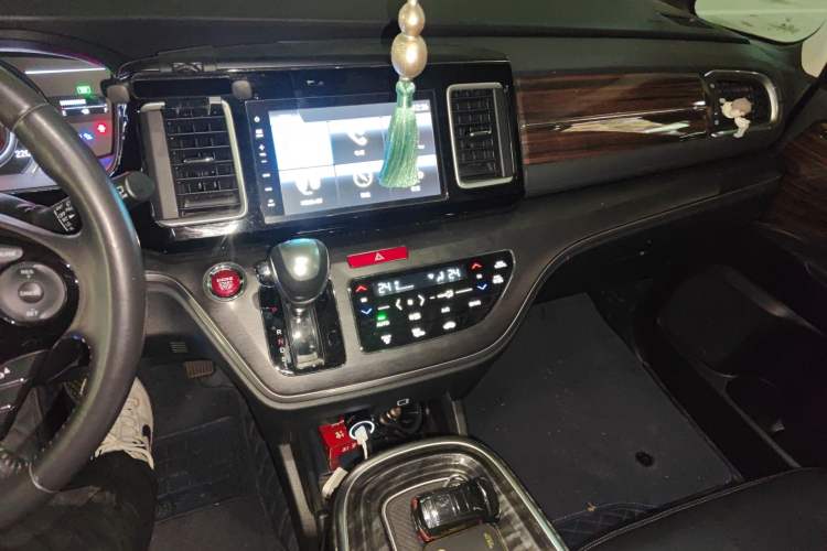 Used Honda Elysion 2016 2.4L Luxury Edition
