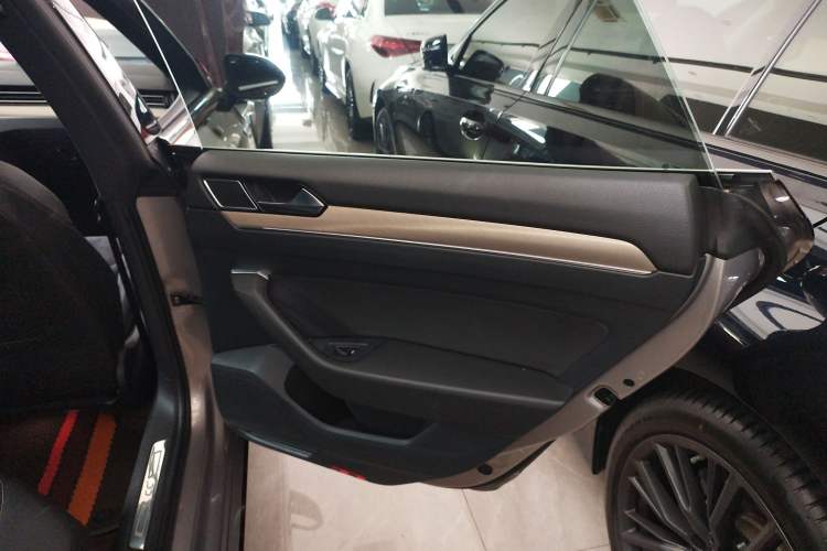 Used Volkswagen FAW-Volkswagen CC 2020 330TSI Huayan Edition China VI Standard Right Rear Door Interior