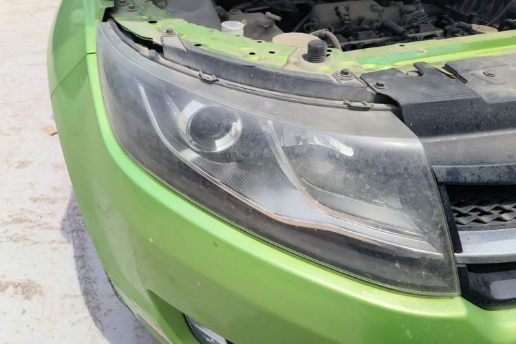 Used Land X7 2015 2.0T Panoramic Prestige Edition Right Front Headlight