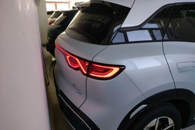 Used BYD Yuan UP 2025 Intelligent Driving Version 401 KM Dynamic Edition Trunk