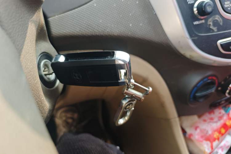 Used Hyundai Verna (older generation) 2010 Sedan 1.4L Manual Comfort GS
