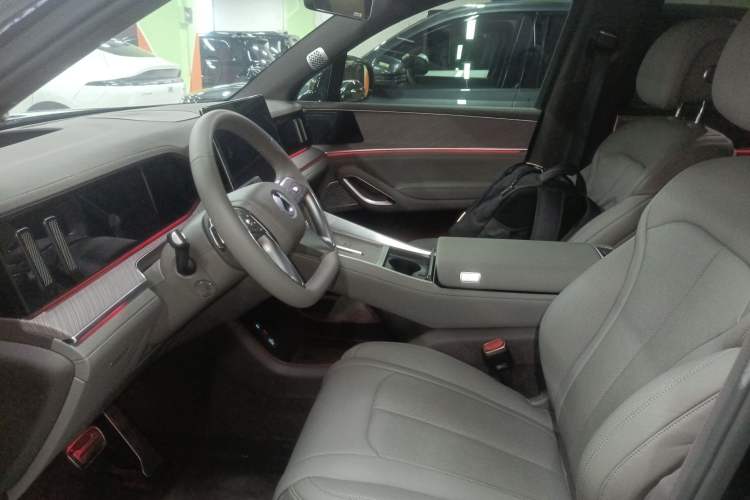 Used Denza N9 2025 Flagship Model
