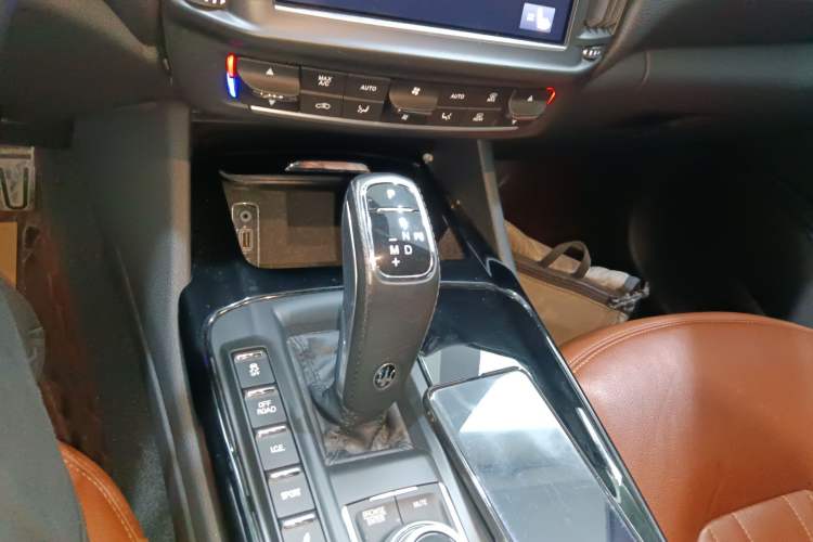 Used Maserati Levante 2022 2.0T GT Sharp Edition Gear Lever