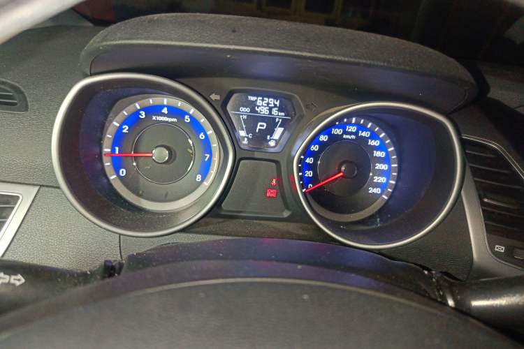 Used Hyundai Elantra (5th Generation / Langdong) 2015 1.6L Automatic Fashion Model Instrument Cluster