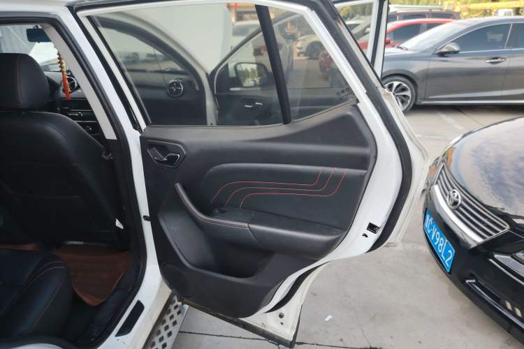 Used Soueast DX3 2018 1.5L Manual Luxury Model