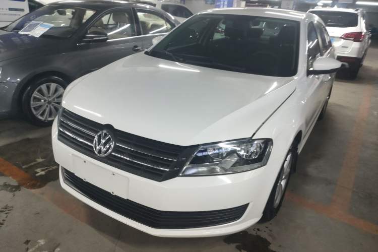 Used Volkswagen Lavida 2013 Revised Classic 1.6L Manual Fashion Edition
