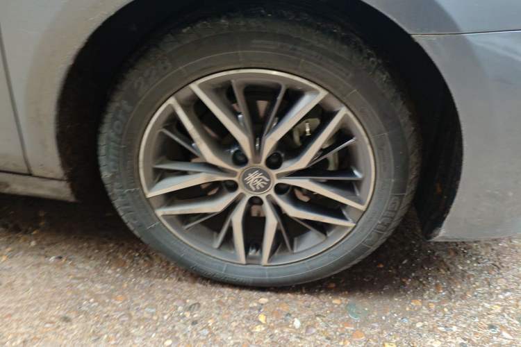 Used BYD Qin PLUS 2021 DM-i 55KM Flagship Model Right Front Wheel Hub