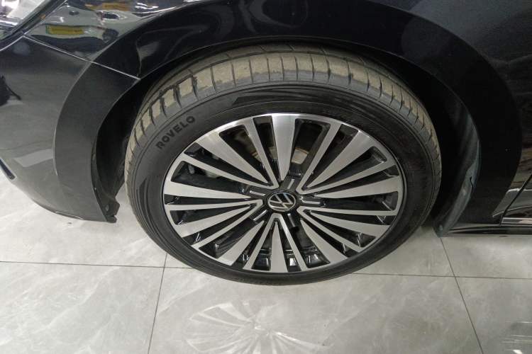 Used Volkswagen Passat 2020 Revised Version 330TSI Luxury Edition China VI Standard