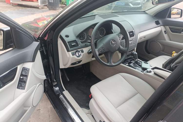 Used Mercedes-Benz C-Class 2010 C 180K Classic model Driver Seat