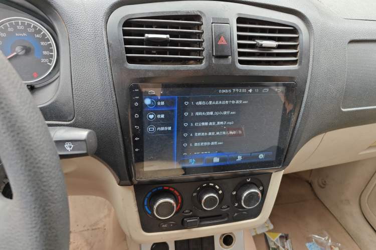 Used Dongfeng Fengon 330 2014 1.5L Manual Utility Version DK15 Audio And AC Panel