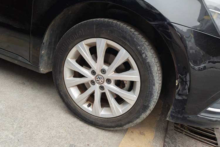 Used Volkswagen Lavida 2017 1.6L Manual Comfort Edition
