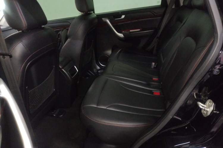 Used Haval H6 2015 Revised Version Sport Edition 1.5T Manual Transmission Two-Wheel Drive Elite Grade
