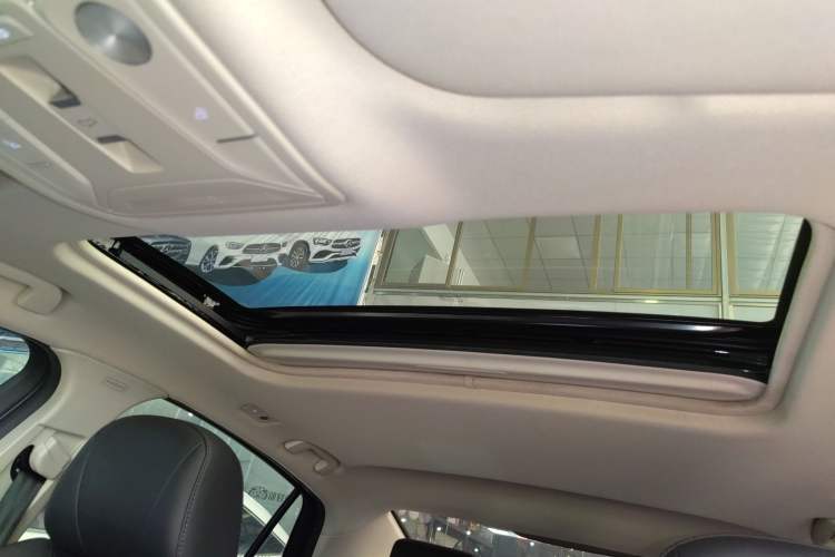 Used Hongqi H5 2022 Classic Model 1.8T Automatic Smart Connect Flagship Edition Headliner