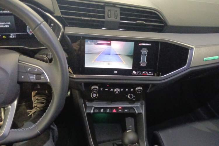 Used Audi Q3 2024 40 TFSI Fashion Dynamic Model
