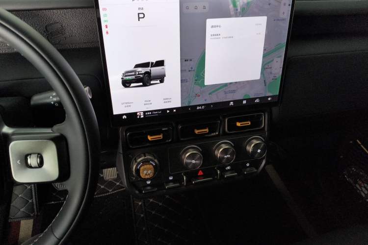 Used iCAR V23 2025 401 Two-Wheel Drive Intelligent Driving Version Audio And AC Panel