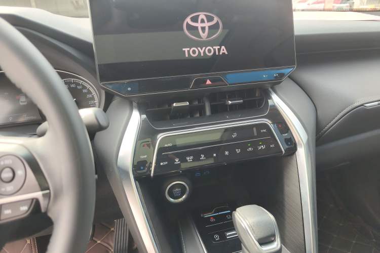 Used Toyota Harrier 2022 2.0L CVT Two-Wheel Drive Deluxe Edition
