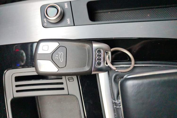 Used Audi Q5L 2022 40T Fashionable and Dynamic Model