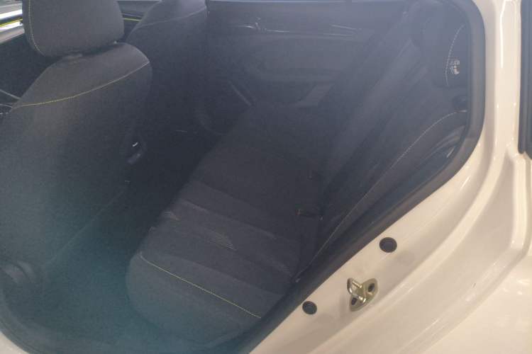 Used Roewe i5 2021 1.5L CVT Platinum Edition
