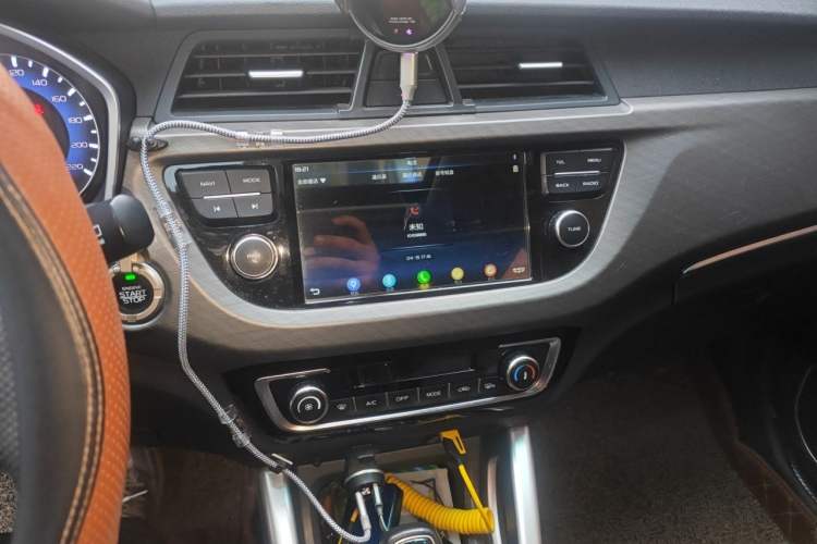 Used Geely Auto Vision X3 2018 1.5L Automatic Anniversary Edition Audio And AC Panel